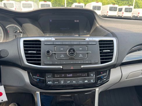Used 2016 Honda Accord LX image 11