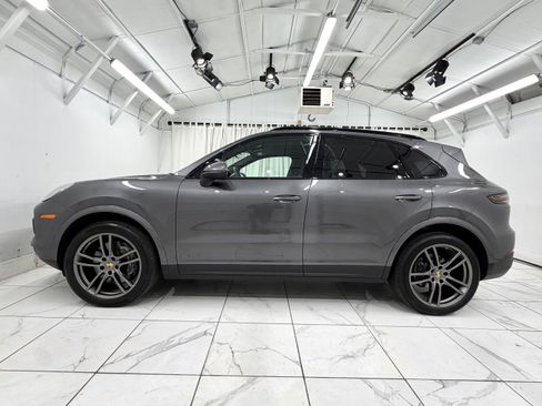Certified 2023 Porsche Cayenne AWD/4WD image 15