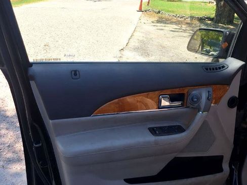 Used 2014 Lincoln MKX FWD w/ Equipment Group 101A image 22