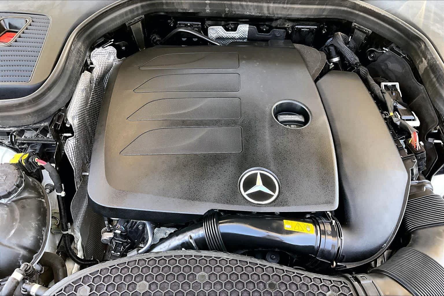 Used 2022 Mercedes-Benz GLC 300 image 32