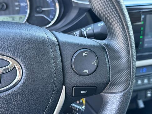 Used 2015 Toyota Corolla LE image 16