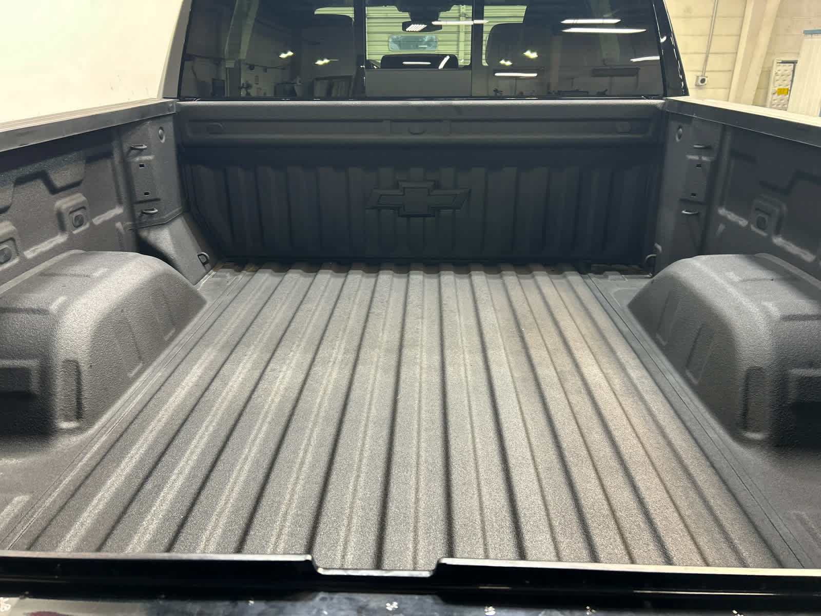 Used 2023 Chevrolet Silverado 1500 RST w/ Redline Edition AWD/4WD image 8