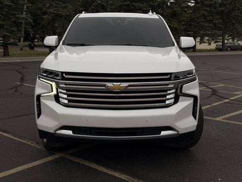 Used 2023 Chevrolet Tahoe High Country w/ Premium Package 2 AWD/4WD image 10