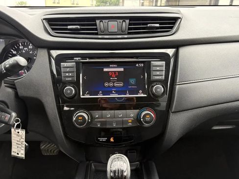 Used 2018 Nissan Rogue S w/ S Value Package AWD/4WD image 12