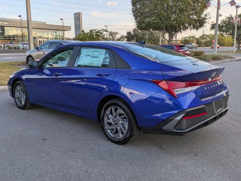 New 2026 Hyundai Elantra Blue image 7