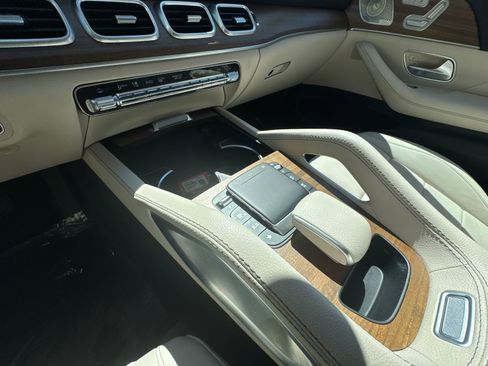 Used 2023 Mercedes-Benz GLE 350 4MATIC w/ Premium Package image 31