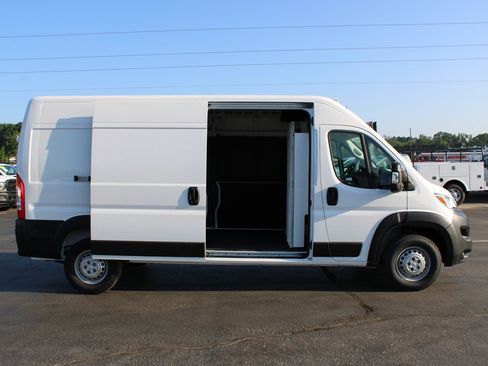Used 2025 RAM ProMaster 3500 w/ Convenience Group FWD image 8