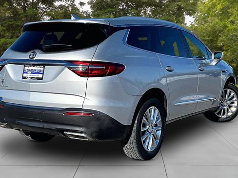 Used 2020 Buick Enclave Premium w/ Sun and Sites Package image 5