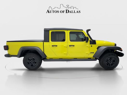 Used 2023 Jeep Gladiator Sport w/ Trailer Tow Package AWD/4WD image 6