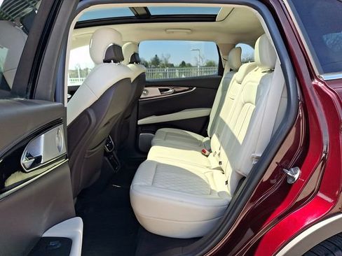 Used 2021 Lincoln Nautilus Black Label image 11