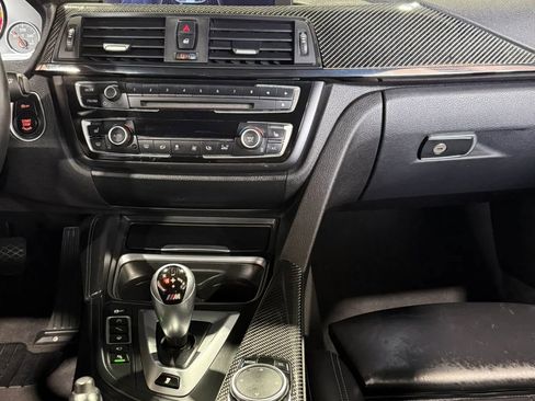 Used 2015 BMW M4 Convertible RWD image 24