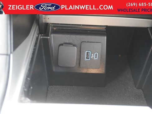 Used 2023 Ford Explorer 4WD image 22