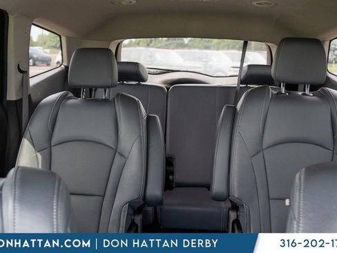 Used 2021 Buick Enclave Premium w/ Surround and Sites Package image 21