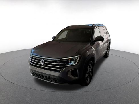 Used 2025 Volkswagen Atlas SE image 7