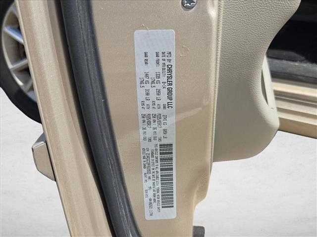 Used 2015 Dodge Grand Caravan SXT w/ Rear Park Assist Package FWD image 15