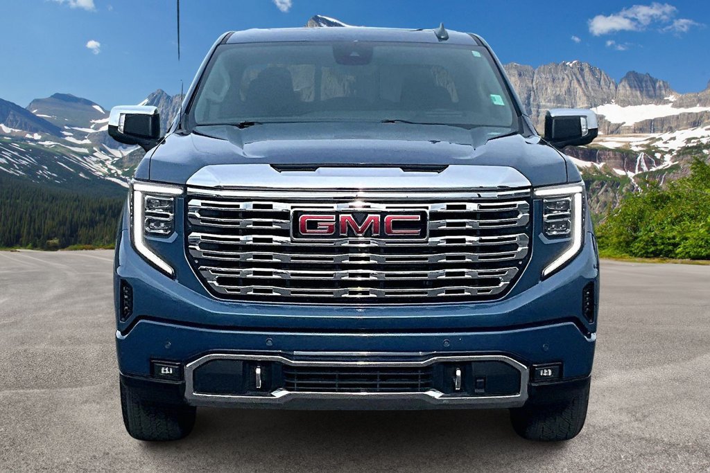 Used 2024 GMC Sierra 1500 Denali w/ Technology Package AWD/4WD image 3