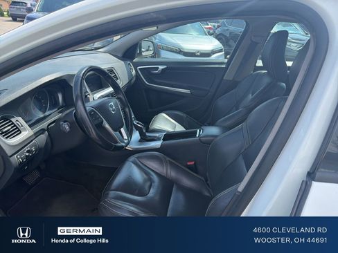 Used 2017 Volvo S60 T5 Dynamic image 14