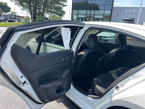 Used 2021 Nissan Altima 2.0 SR FWD image 32
