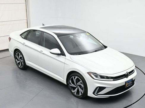 Certified 2026 Volkswagen Jetta SEL FWD image 31