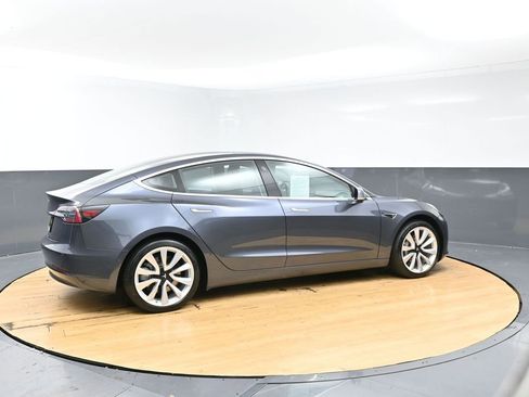 Used 2018 Tesla Model 3 Long Range image 9