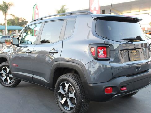 Used 2022 Jeep Renegade Trailhawk image 3