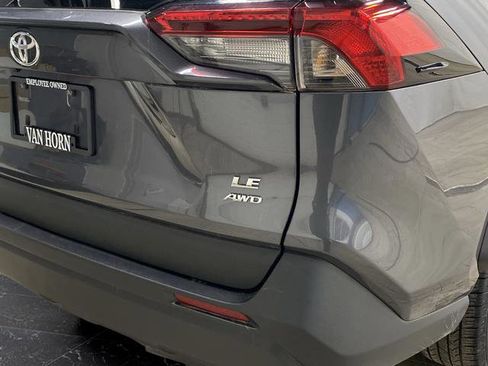 Used 2021 Toyota RAV4 LE image 26