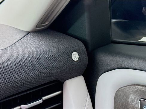 Used 2025 Ford Explorer Platinum w/ Ultimate Package image 19