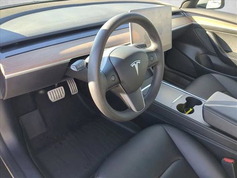 Used 2022 Tesla Model 3 Performance image 9