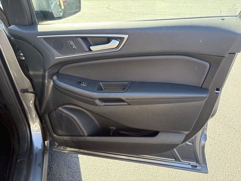 Used 2024 Ford Edge SEL image 17