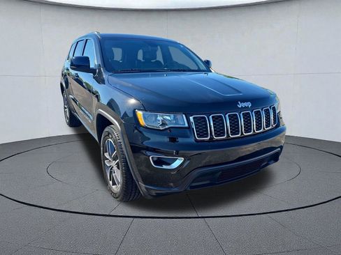 Used 2018 Jeep Grand Cherokee Laredo image 8