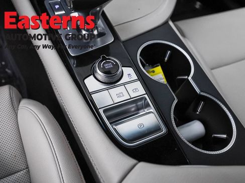 Used 2025 Genesis G70 2.5T RWD image 21