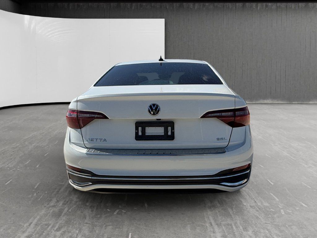 Used 2024 Volkswagen Jetta SEL FWD image 4