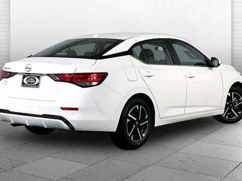 Used 2025 Nissan Sentra SV FWD image 13