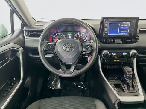 Used 2021 Toyota RAV4 LE image 20