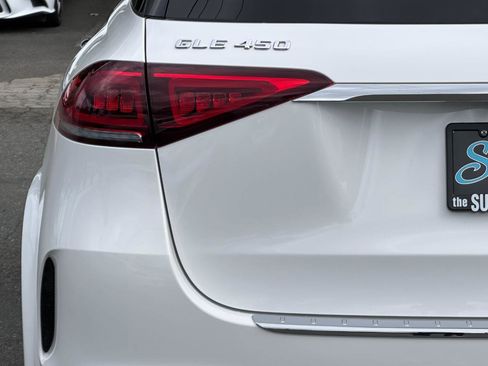 Used 2021 Mercedes-Benz GLE 450 4MATIC w/ AMG Line Exterior image 24