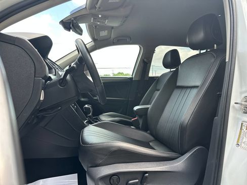 Certified 2024 Volkswagen Tiguan SE AWD/4WD image 8