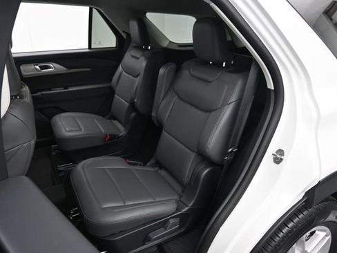 New 2026 Ford Explorer Active w/ Active Comfort Package RWD image 26