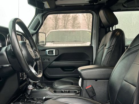 Used 2021 Jeep Wrangler Unlimited Sahara image 11