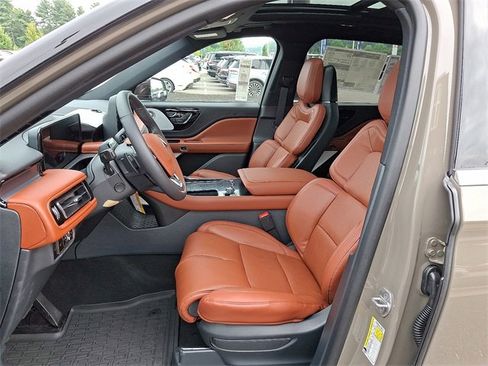 New 2025 Lincoln Aviator Reserve w/ Equipment Group 201A image 6