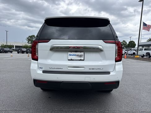 Used 2023 GMC Yukon Denali AWD/4WD image 9