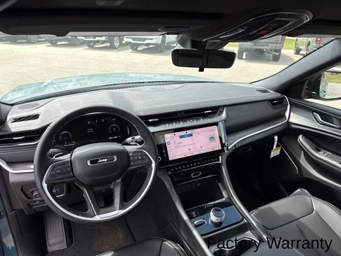 New 2026 Jeep Grand Cherokee Limited w/ Limited Altitude Package AWD/4WD image 7
