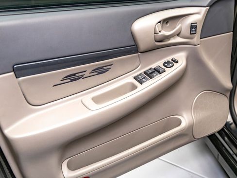 Used 2004 Chevrolet Impala SS image 40