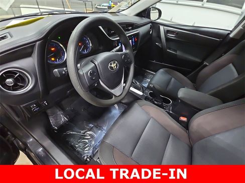 Used 2018 Toyota Corolla LE image 16