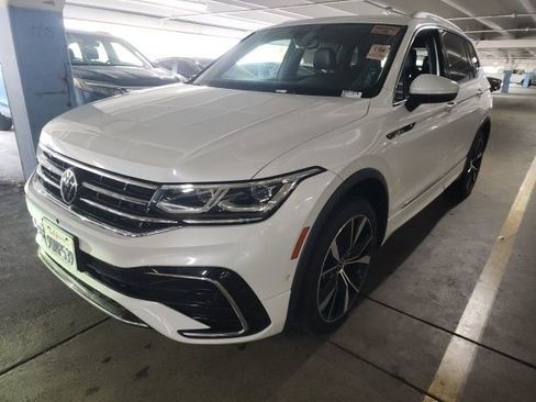 Used 2022 Volkswagen Tiguan SEL R-Line image 4