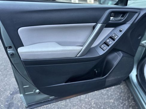 Used 2014 Subaru Forester 2.5i Limited image 9