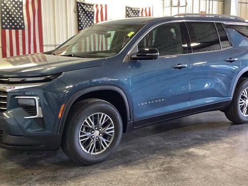 New 2026 Chevrolet Traverse LT w/ Driver Confidence Package image 2