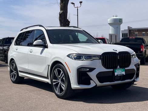 Used 2020 BMW X7 M50i image 2