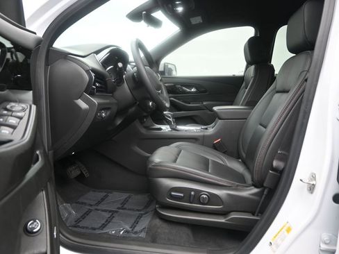 Used 2024 Chevrolet Traverse RS FWD image 12