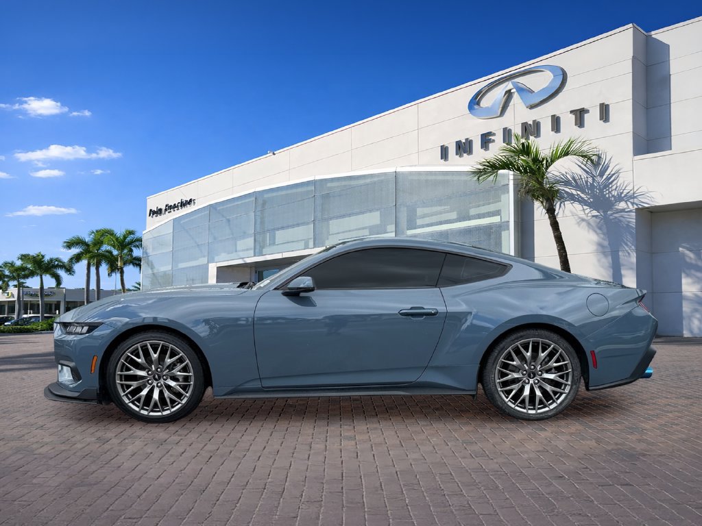 Used 2025 Ford Mustang Premium RWD image 4