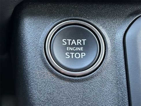 Used 2024 Land Rover Defender 130 Outbound image 30